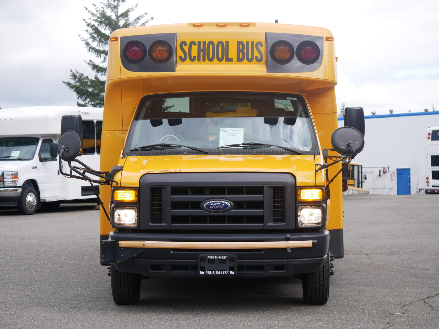 2015 Ford Blue Bird Girardin 18 Passenger School Bus - B25540 - Image 12
