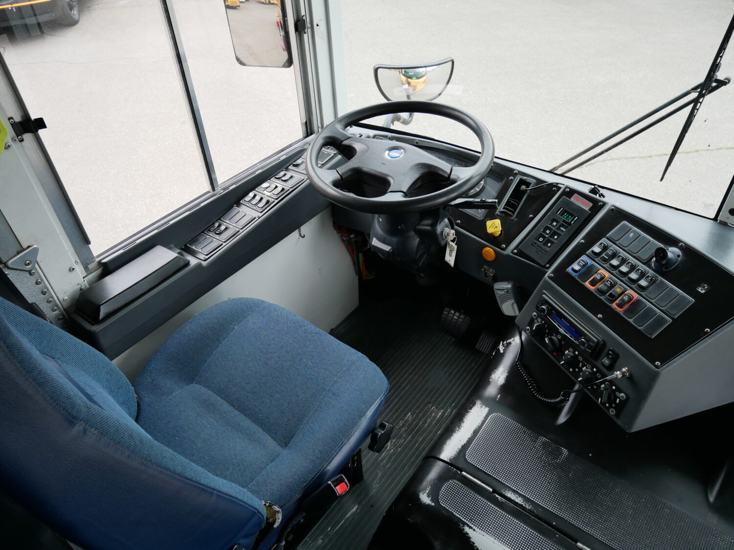 2010 Blue Bird All American 81 Passenger School Bus - B74860 - Image 5