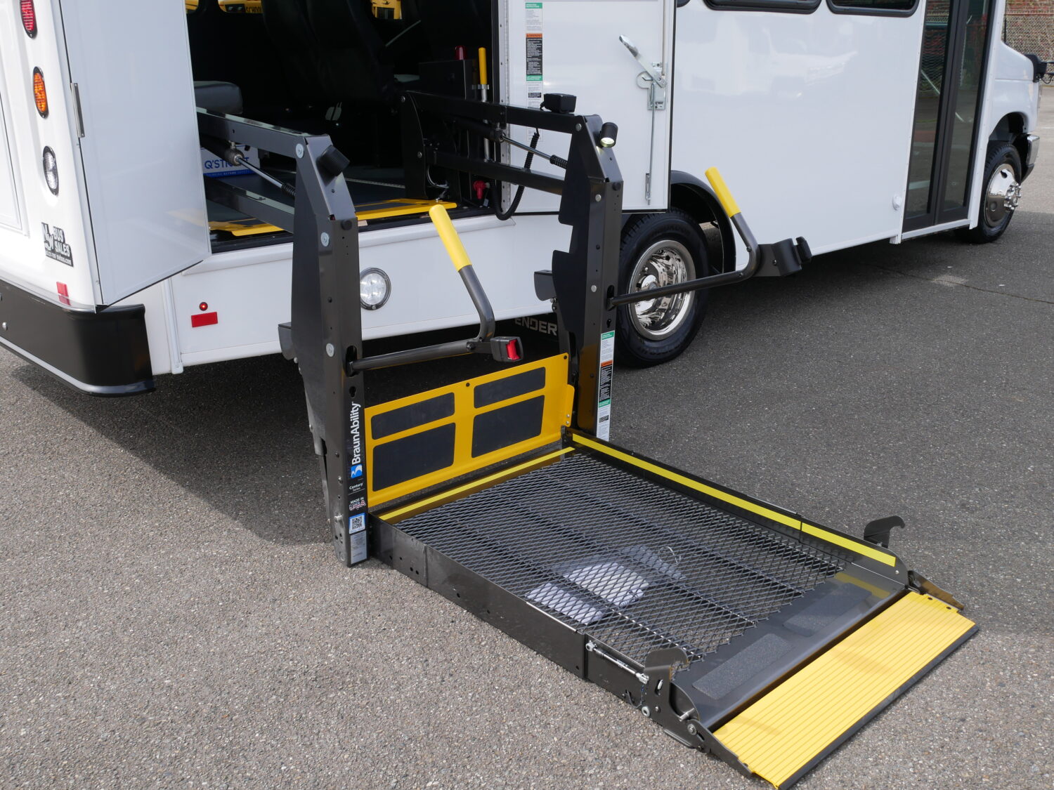 2024 Ford Endera 14 Passenger ADA Shuttle Bus - S28319 - Image 10