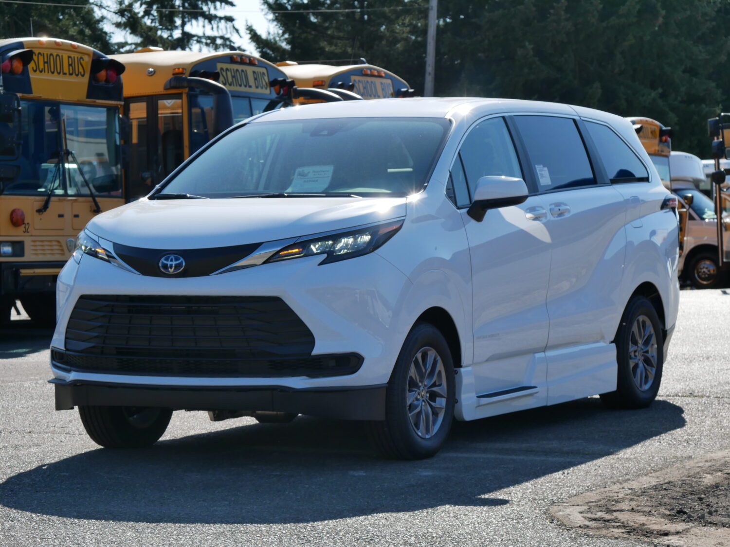 2024 Toyota Sienna Hybrid LE VMI 6 Passenger Side Entry ADA Ramp Van - S25064 - Image 2