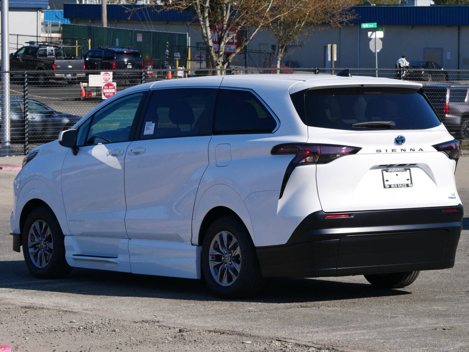 2024 Toyota Sienna Hybrid LE VMI 6 Passenger Side Entry ADA Ramp Van - S25064 - Image 4