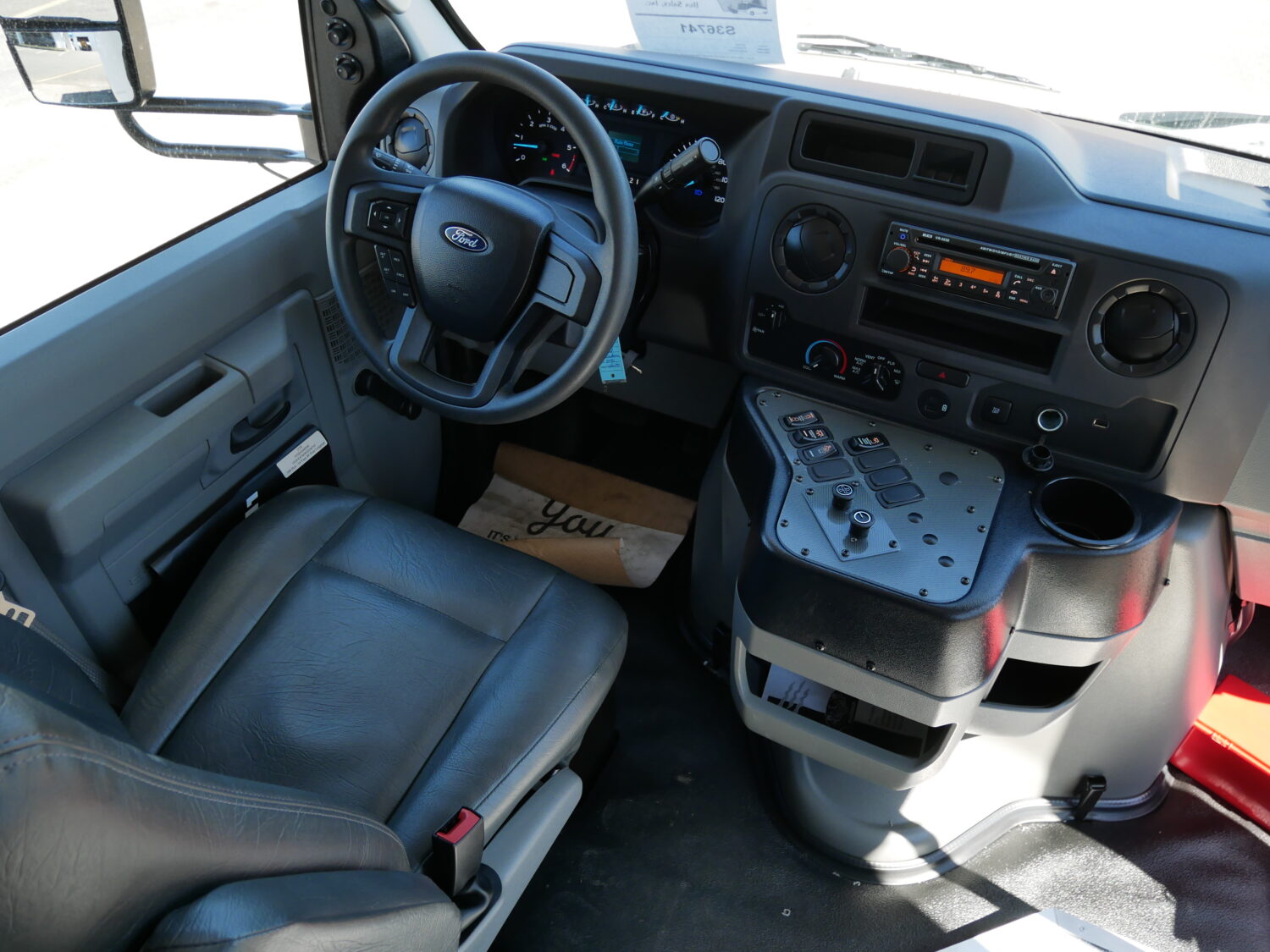 2024 Ford Endera 14 Passenger w/Rear Luggage - S36741 - Image 5