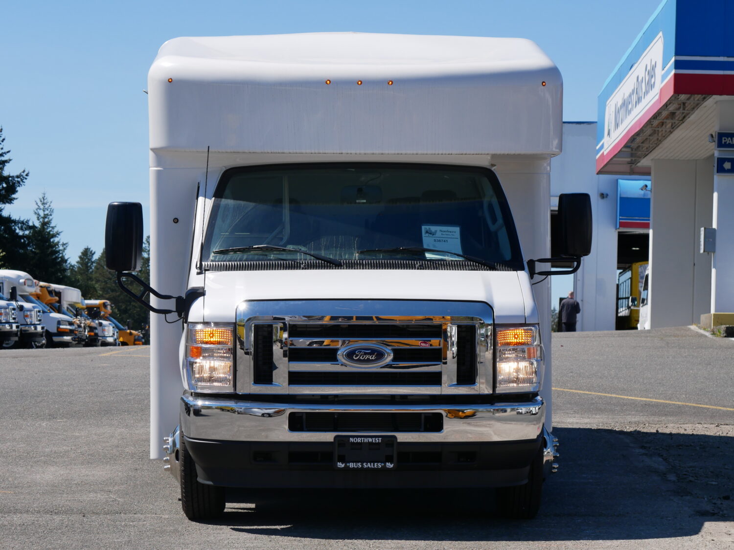 2024 Ford Endera 14 Passenger w/Rear Luggage - S36741 - Image 11