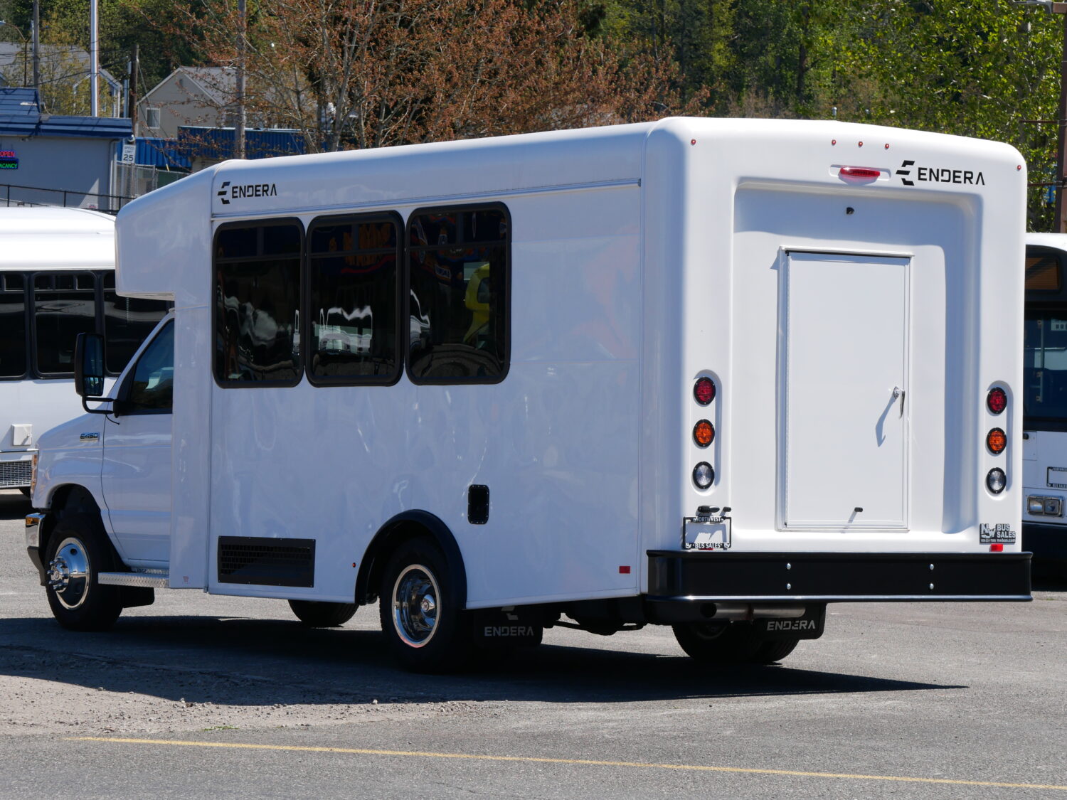 2024 Ford Endera 14 Passenger w/Rear Luggage - S36741 - Image 4