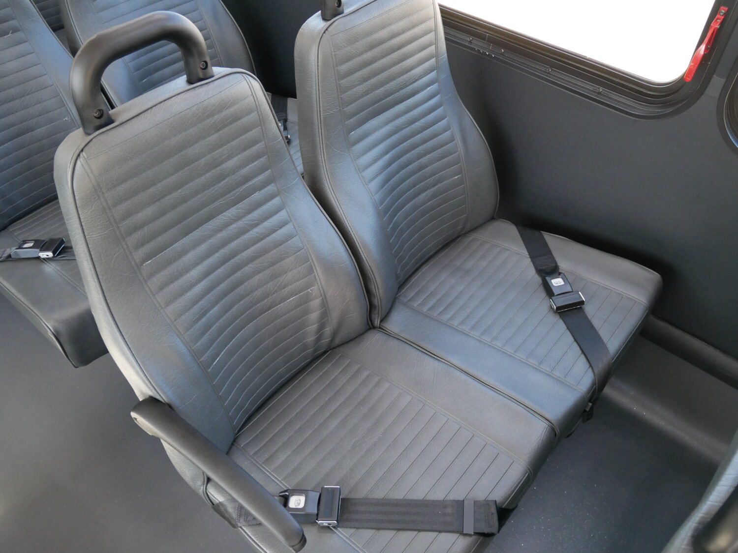 2024 Ford Endera 14 Passenger w/Rear Luggage - S28306 - Image 9