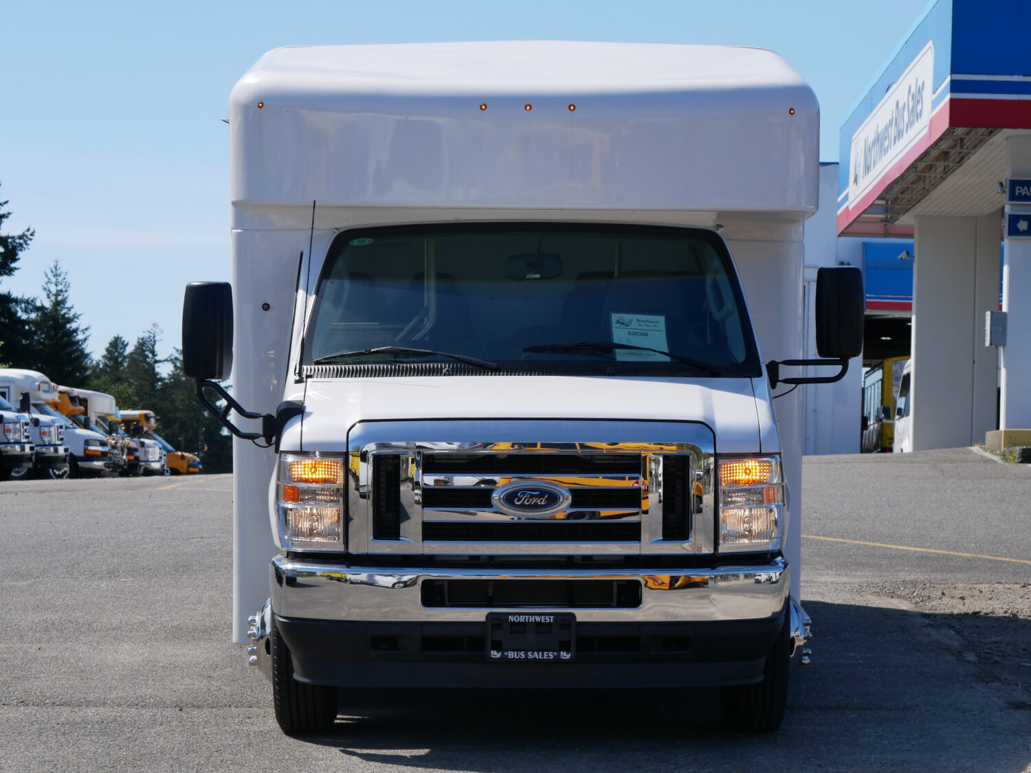 2024 Ford Endera 14 Passenger w/Rear Luggage - S28306 - Image 12