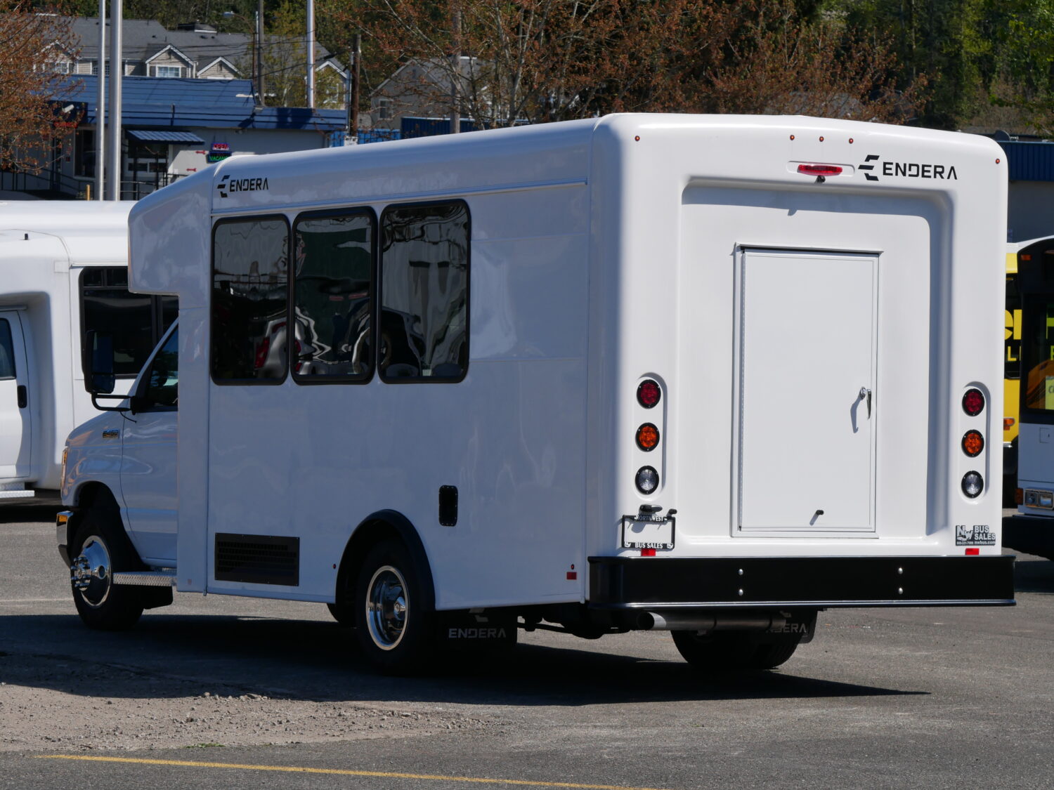 2024 Ford Endera 14 Passenger w/Rear Luggage - S28306 - Image 3