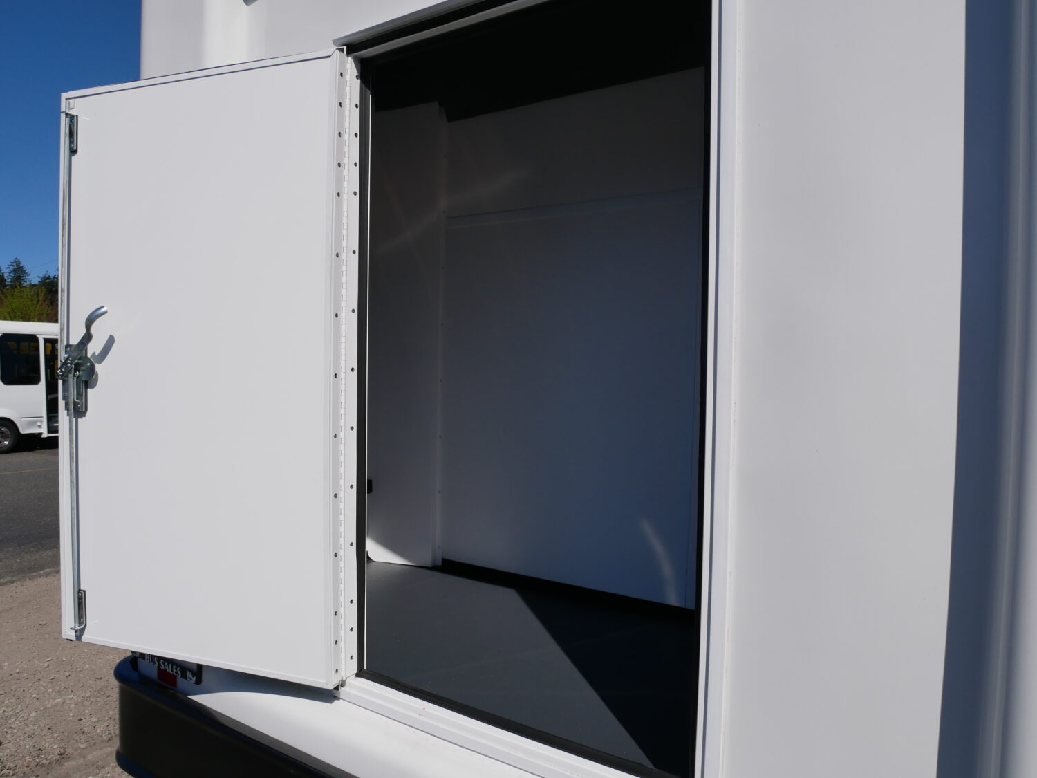 2024 Ford Endera 14 Passenger w/Rear Luggage - S28306 - Image 10