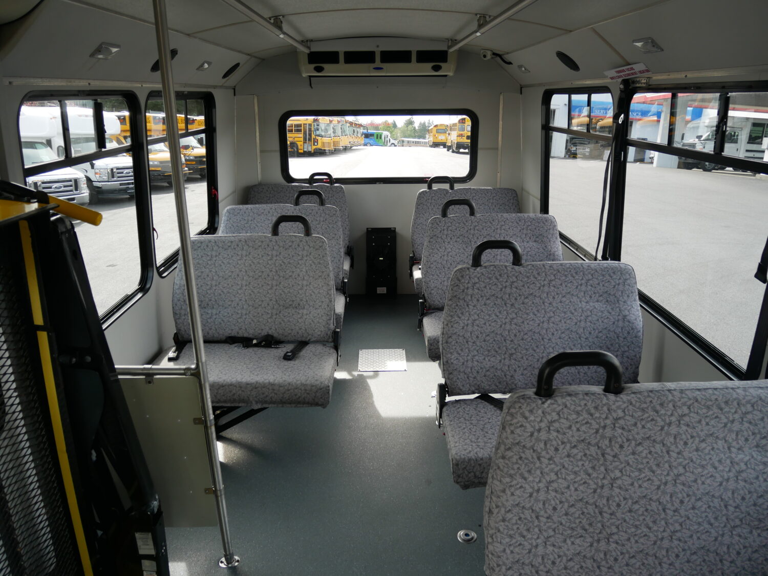 2010 Chevrolet Champion 14 Passenger ADA Shuttle Bus - S22914 - Image 7