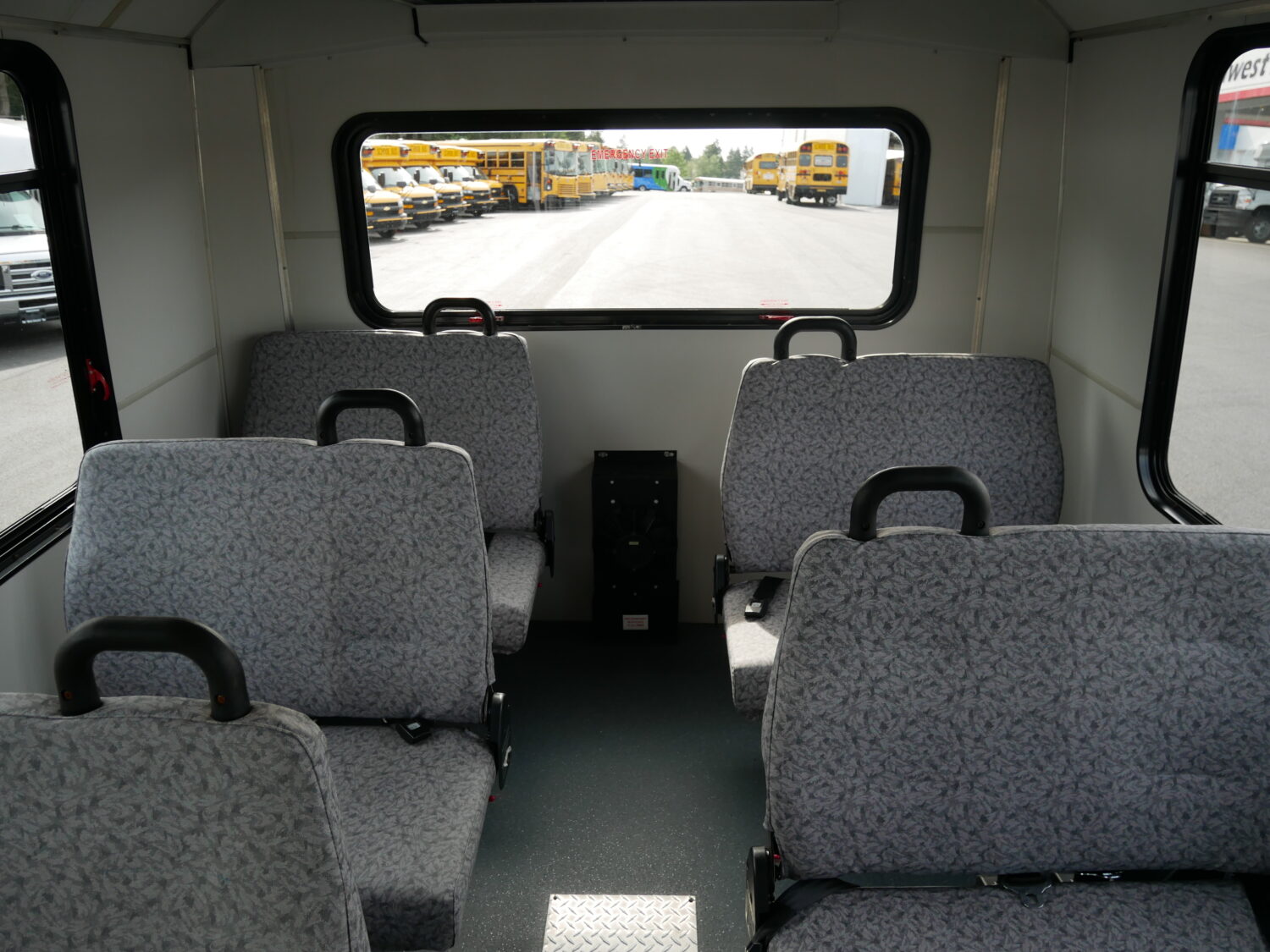 2010 Chevrolet Champion 14 Passenger ADA Shuttle Bus - S22914 - Image 8