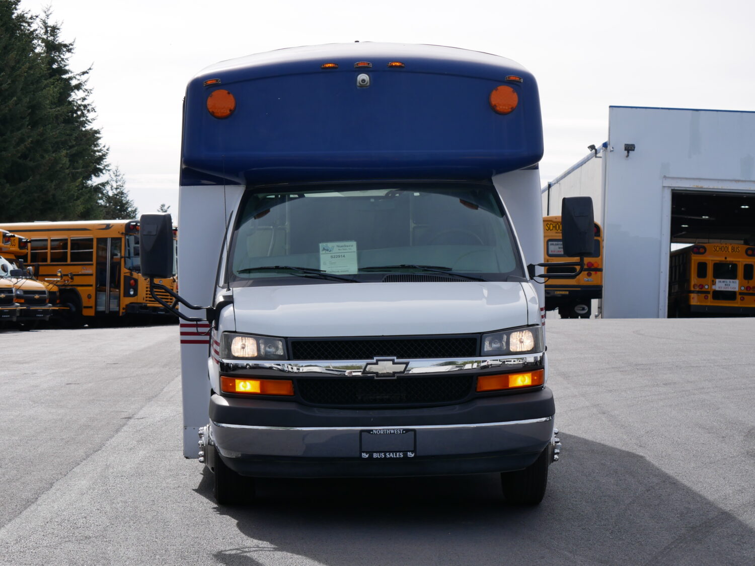 2010 Chevrolet Champion 14 Passenger ADA Shuttle Bus - S22914 - Image 10
