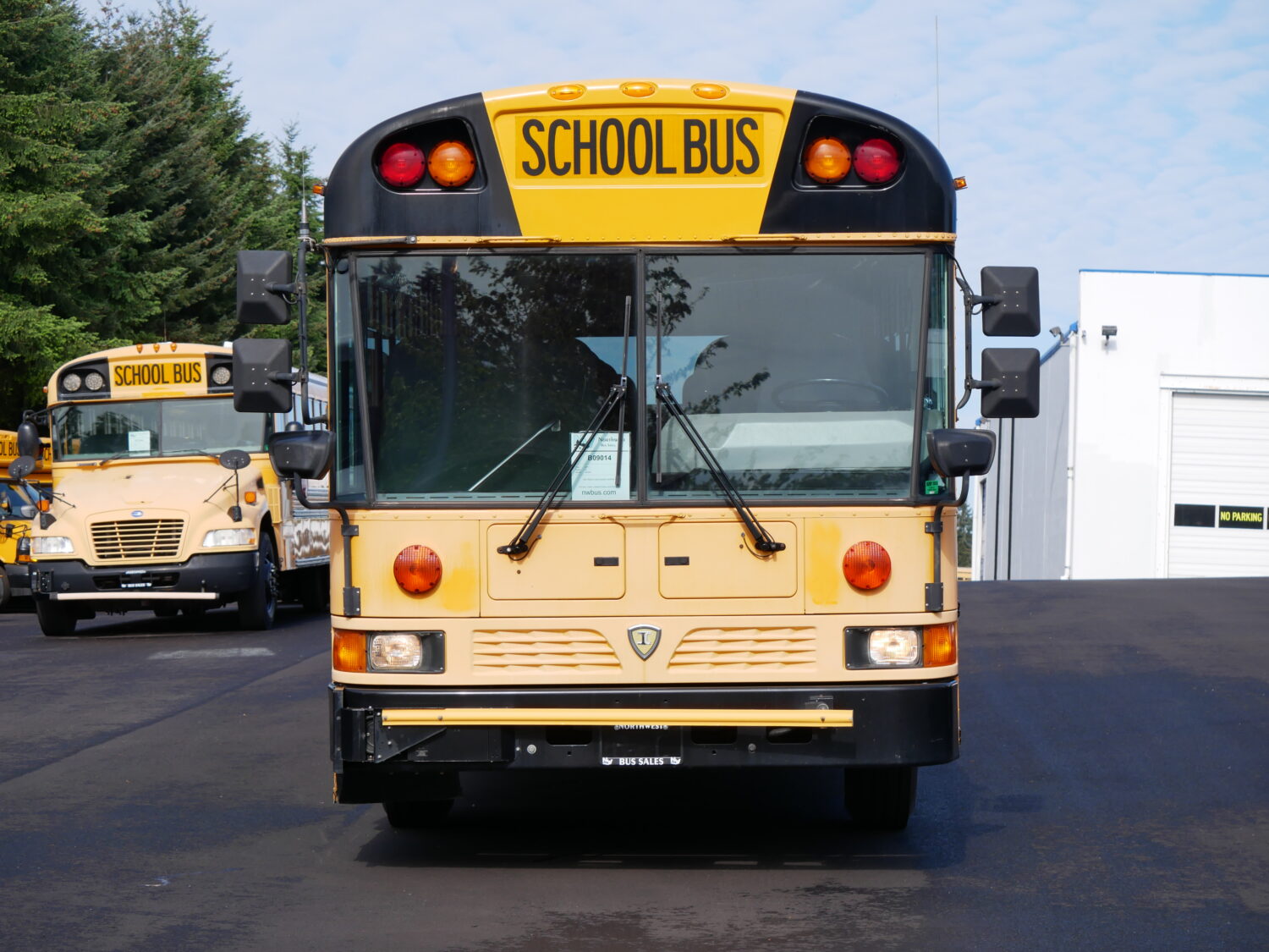 2011 IC RE300 13 Row School Bus - B09014 - Image 12