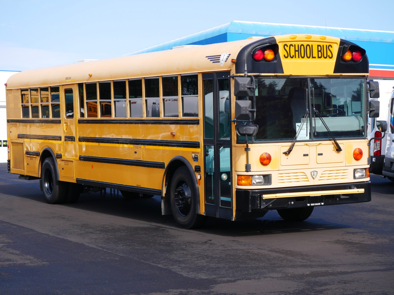 2011 IC RE300 13 Row School Bus - B09014