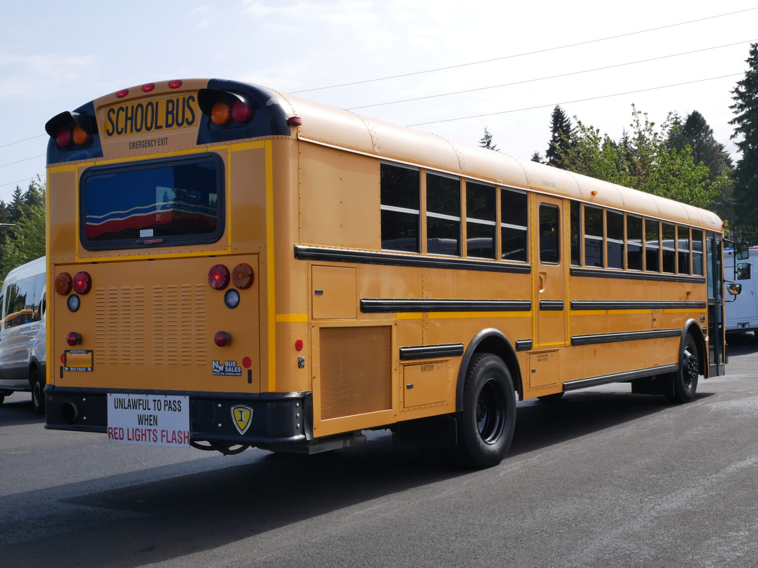 2011 IC RE300 13 Row School Bus - B09014 - Image 3