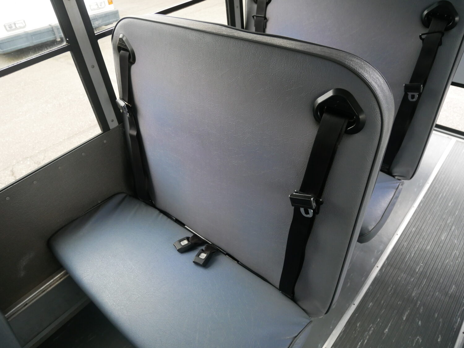 2008 Chevrolet Collins Super Bantam 20 Passenger School Bus - B00666 - Image 9