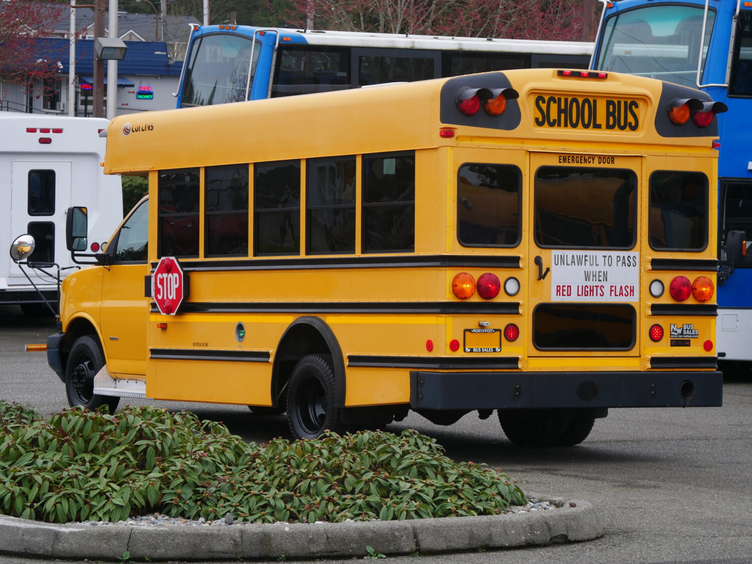 2008 Chevrolet Collins Super Bantam 20 Passenger School Bus - B00666 - Image 4