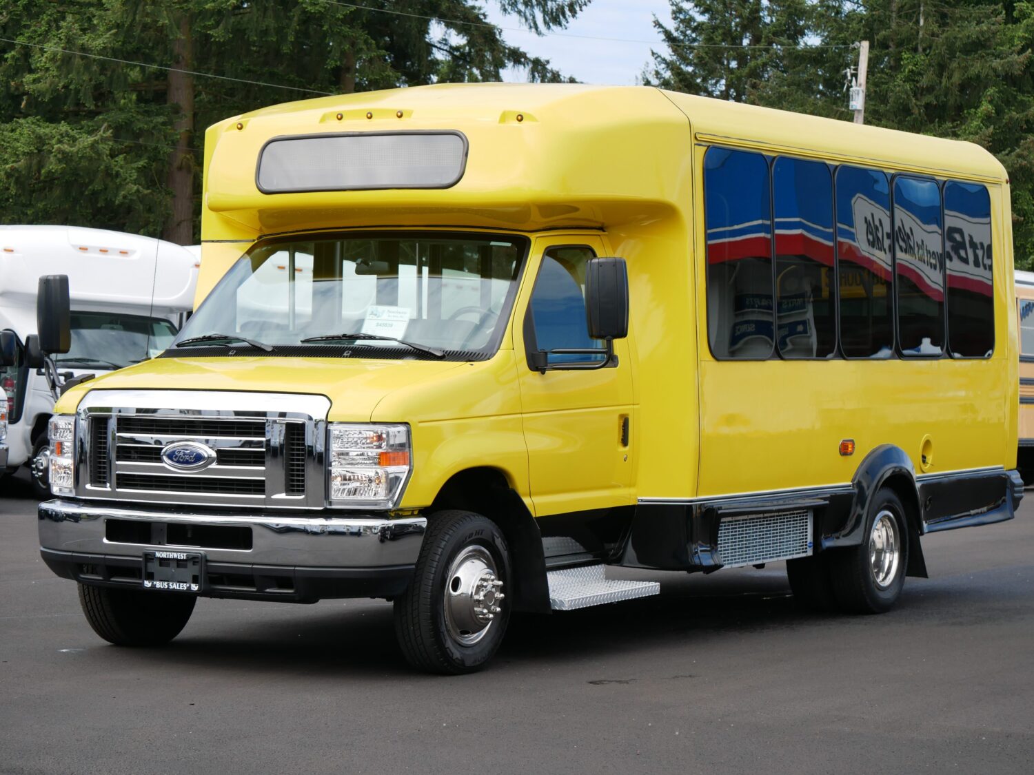 2019 Ford Eldorado 14 Passenger with Interior Luggage Rack - S45839 - Image 2