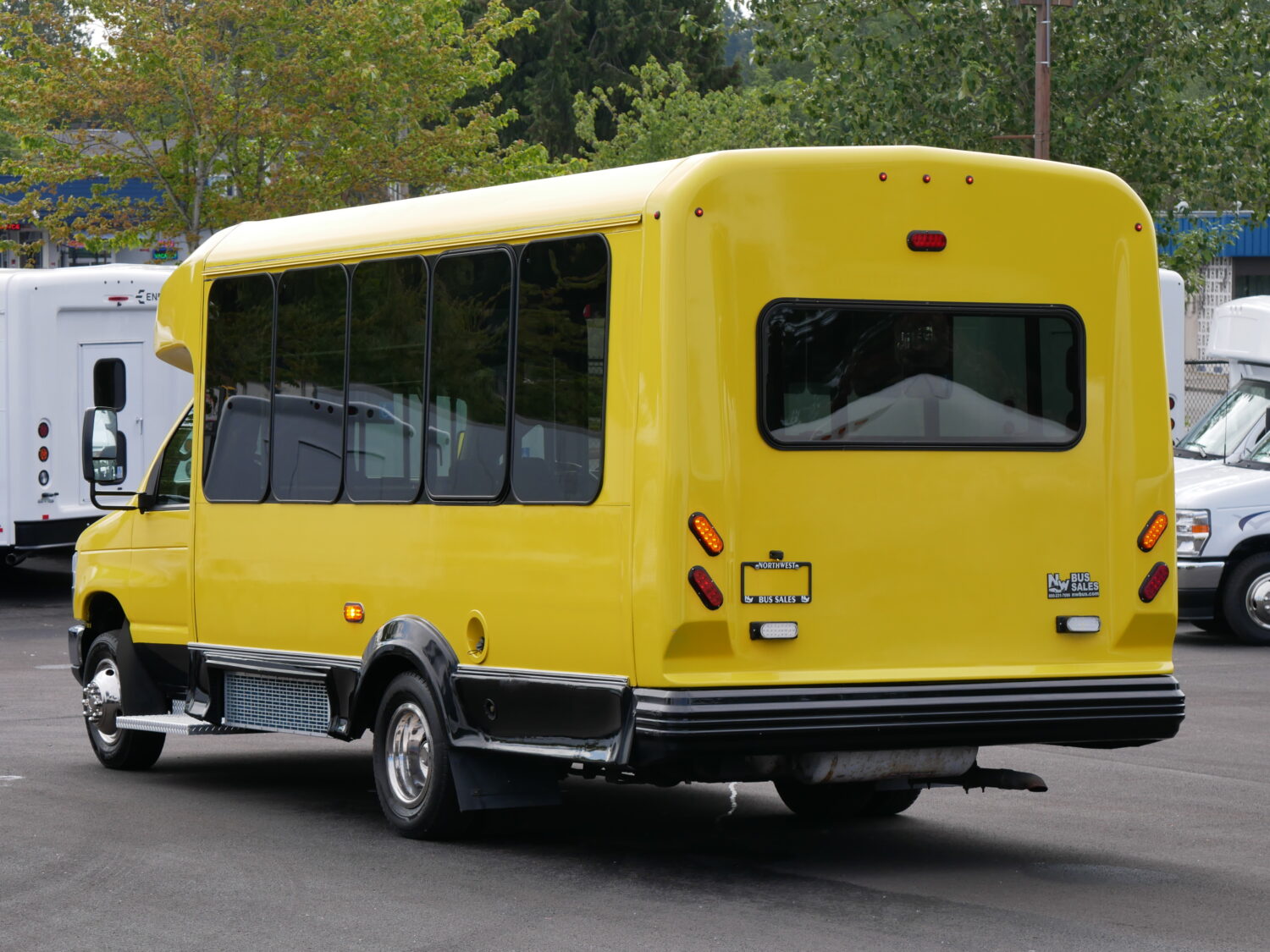 2019 Ford Eldorado 14 Passenger with Interior Luggage Rack - S45839 - Image 4