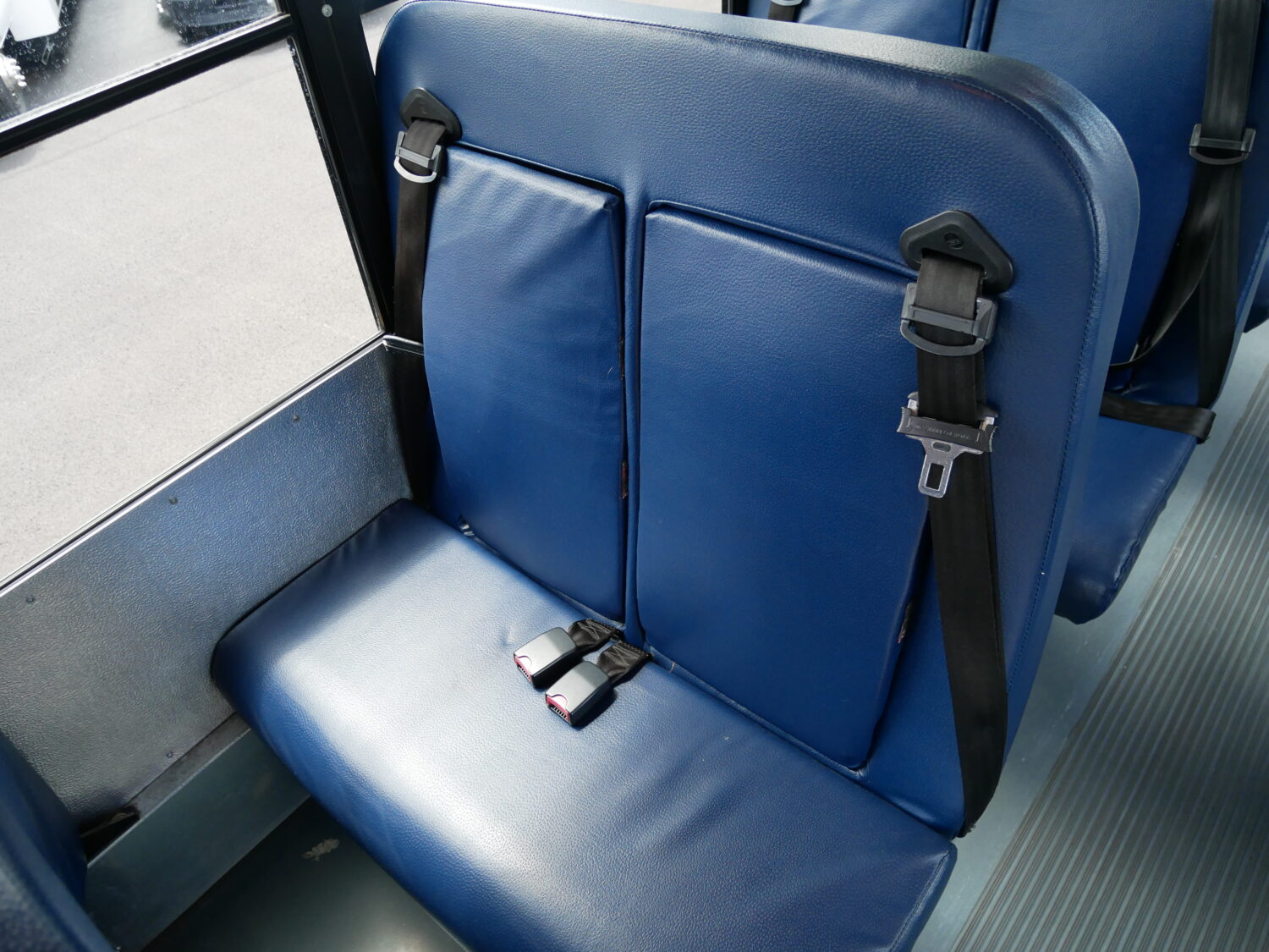 2016 Ford Girardin 18 Pax School Bus - B05347 - Image 9