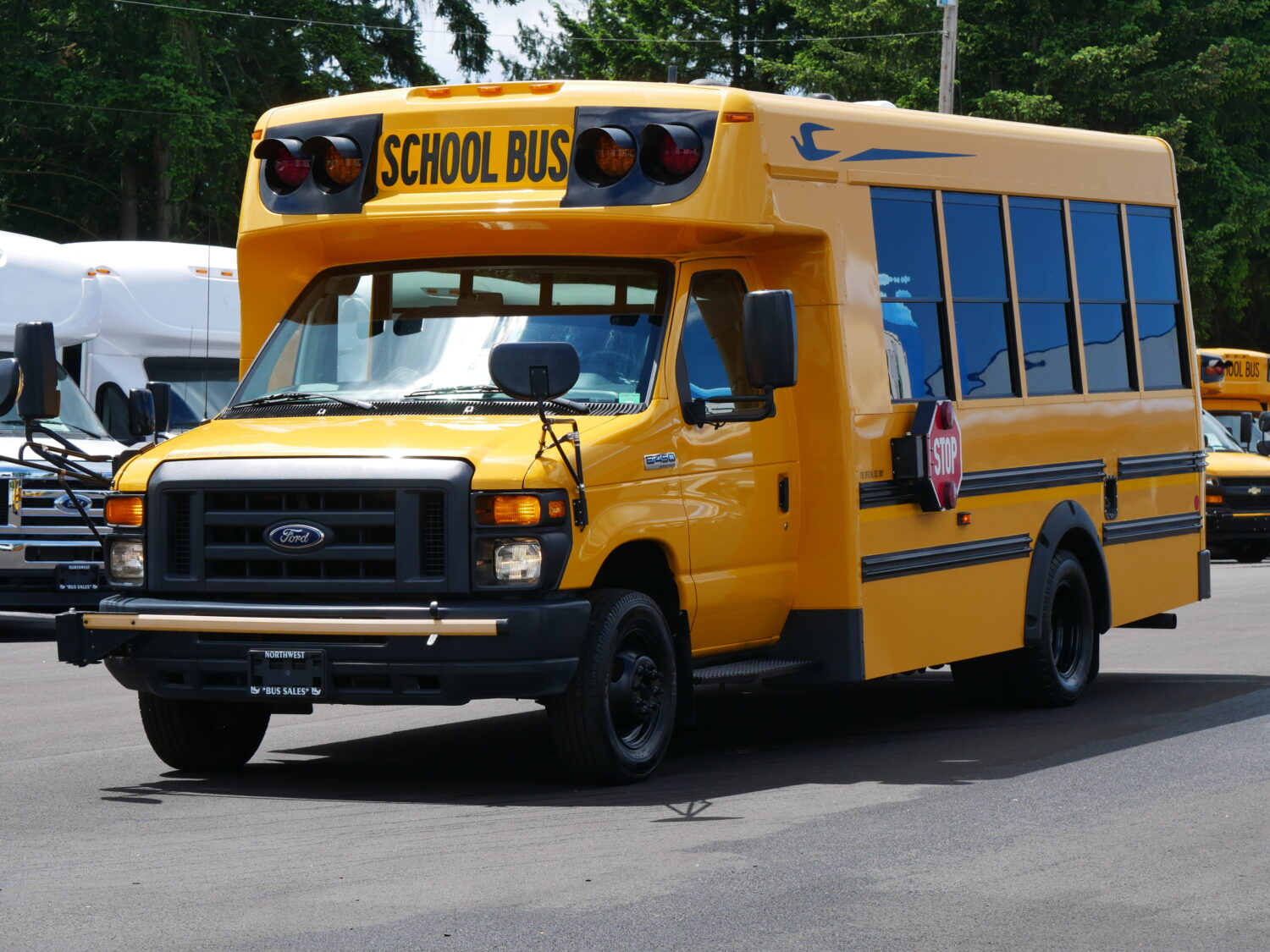 2016 Ford Girardin 18 Pax School Bus - B05347 - Image 2