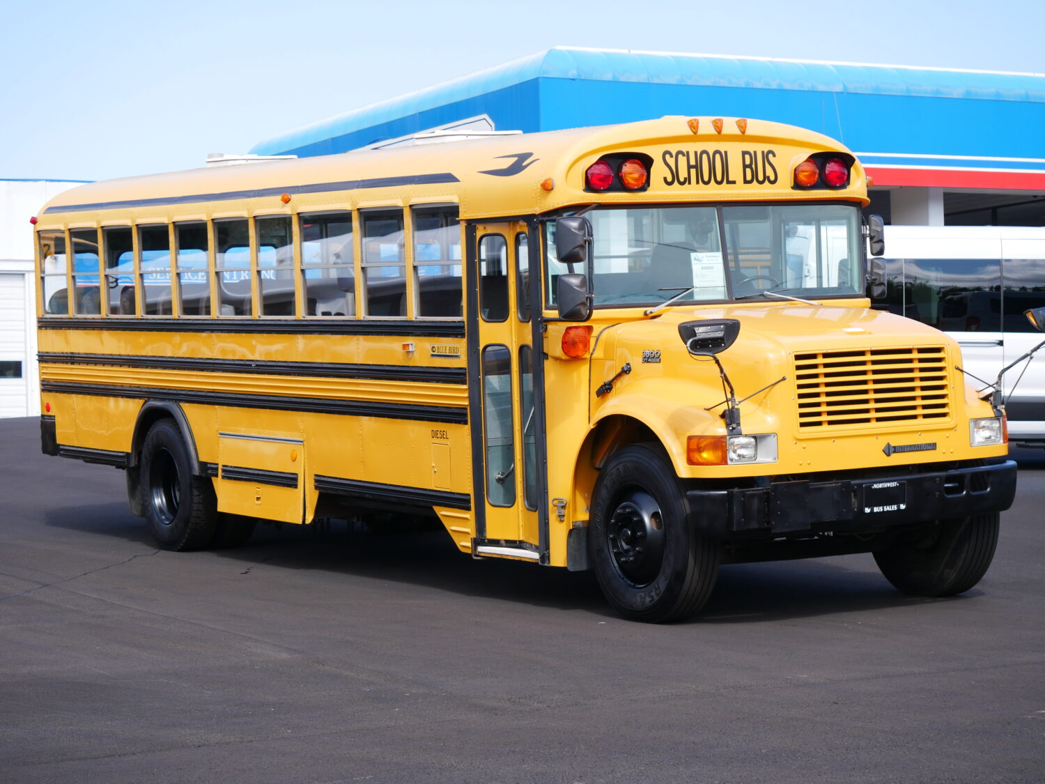 2001 International Blue Bird 53 Passenger School Bus - B68099