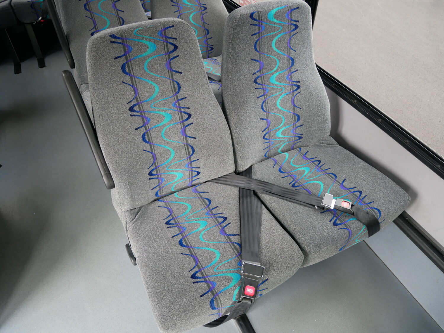 2016 Ford Goshen 14 Passenger with Rear Luggage Shuttle Bus - S33286 - Image 9