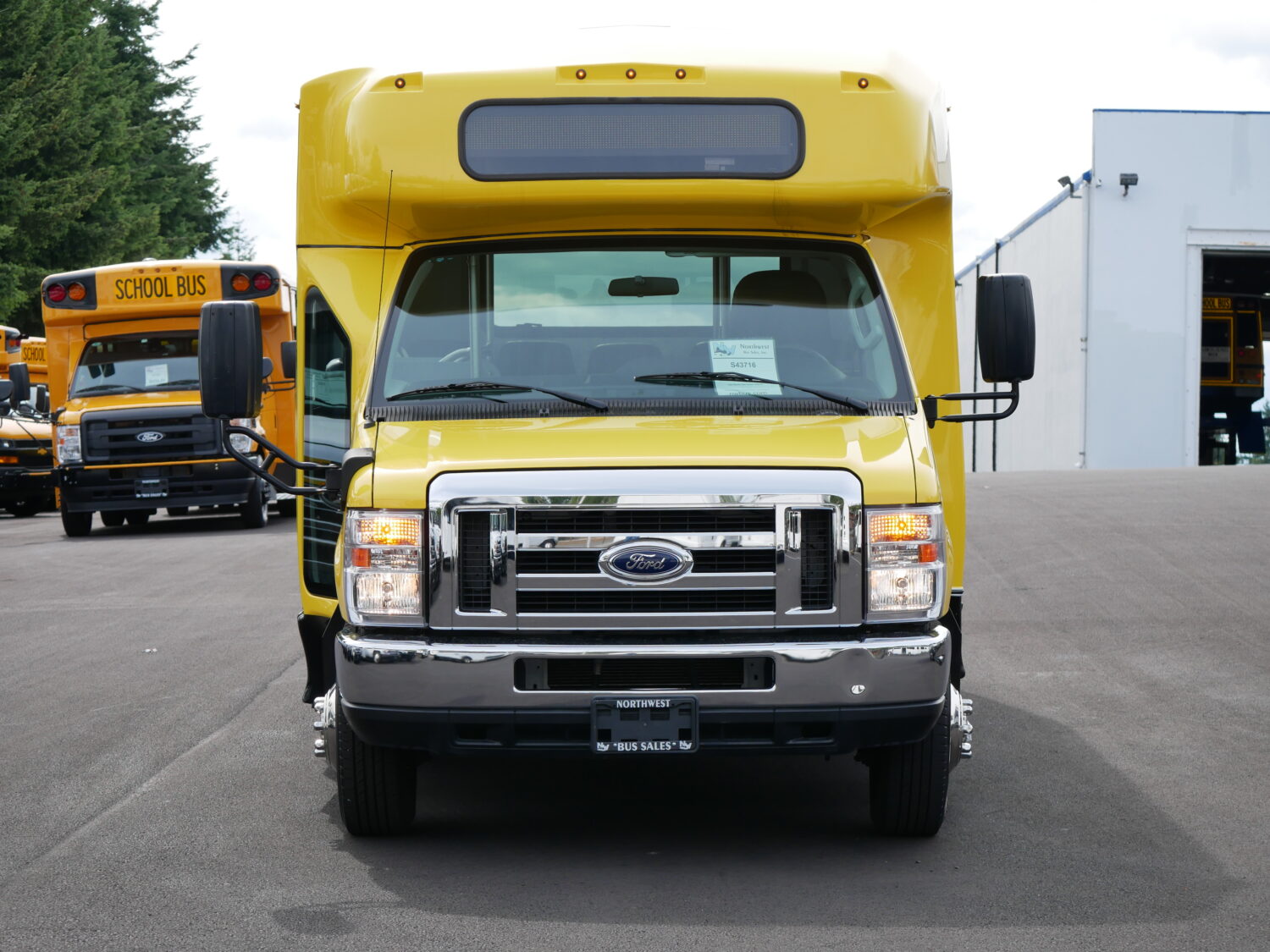 2019 Ford Eldorado 14 Passenger with Interior Luggage Rack - S43716 - Image 12