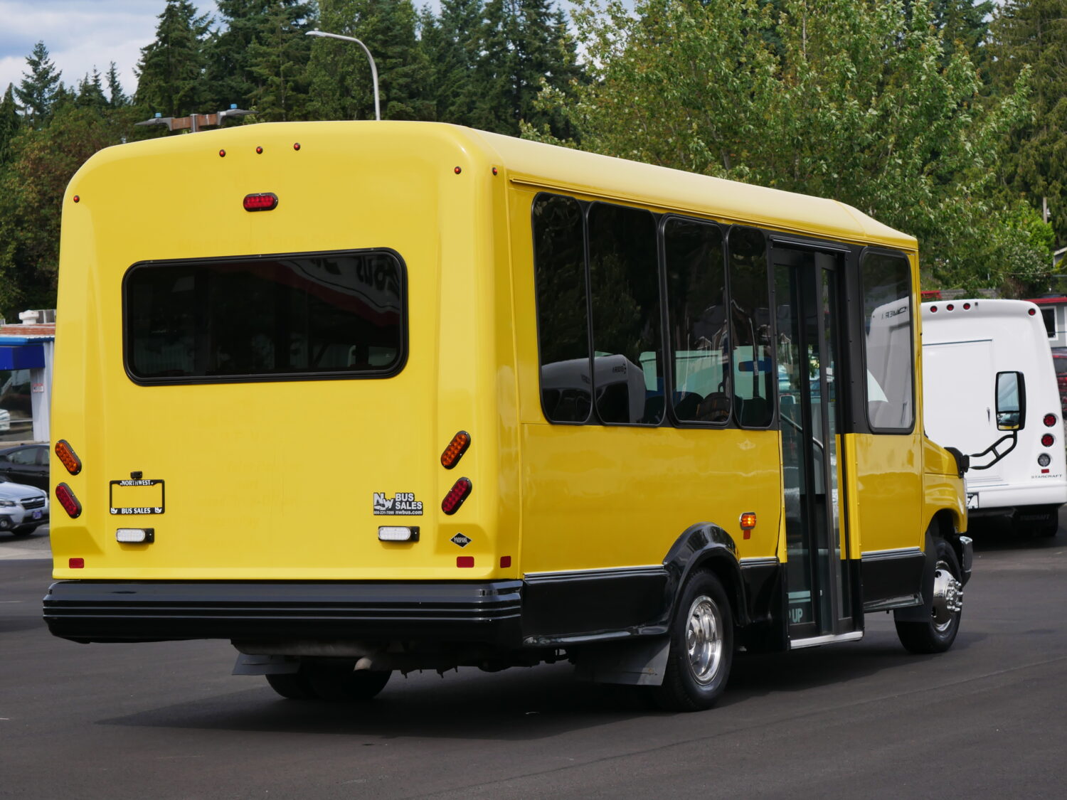 2019 Ford Eldorado 14 Passenger with Interior Luggage Rack - S43716 - Image 3