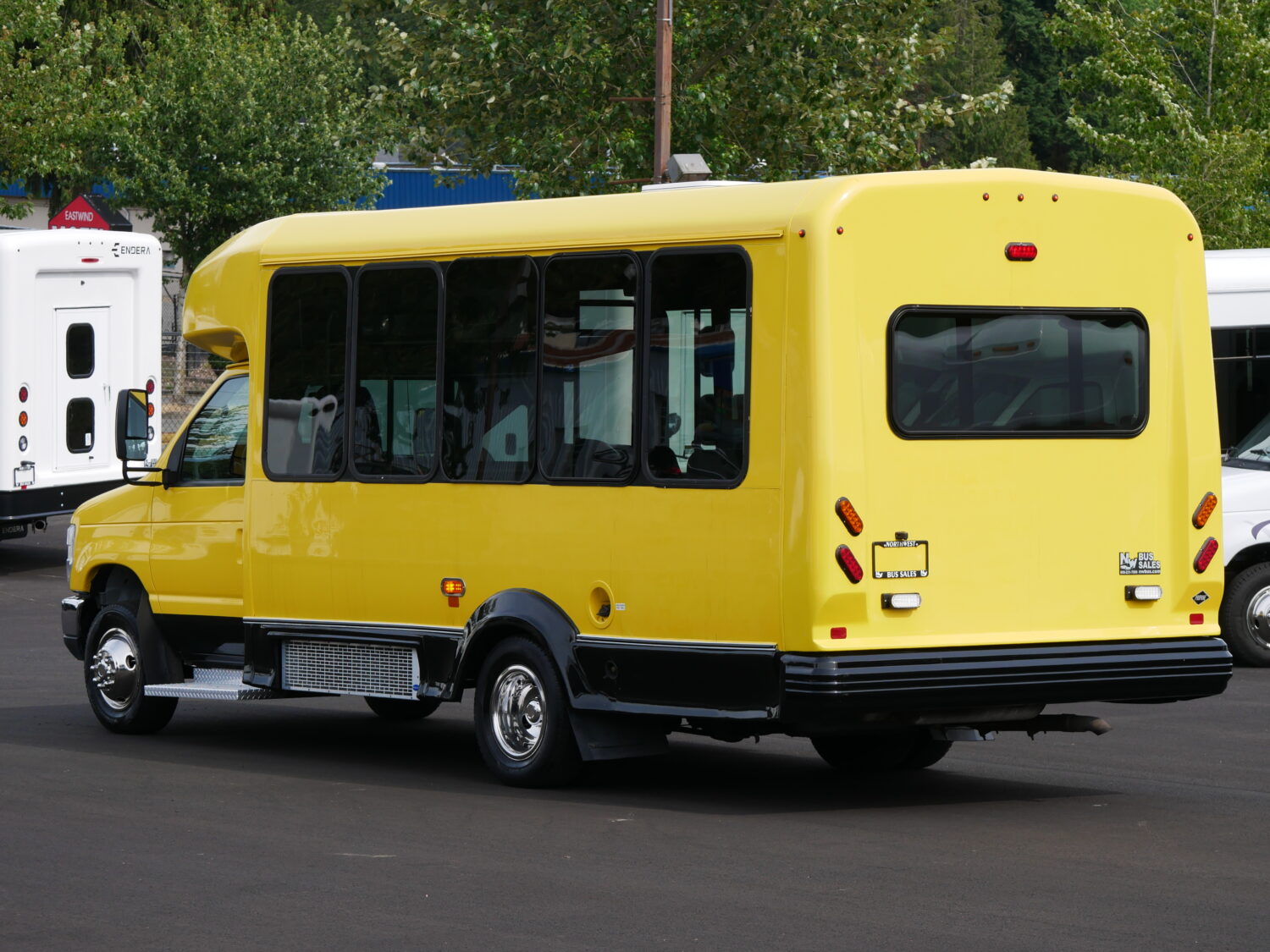 2019 Ford Eldorado 14 Passenger with Interior Luggage Rack - S43716 - Image 4