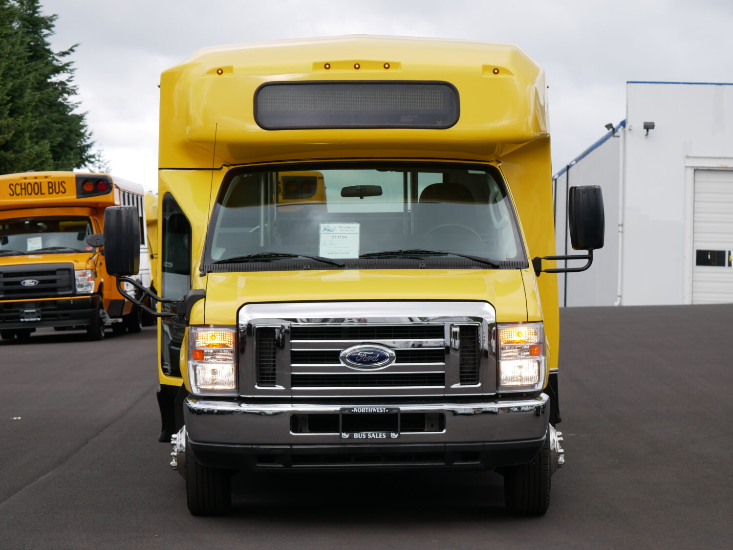 2019 Ford Eldorado 14 Passenger with Interior Luggage Rack - S11164 - Image 12