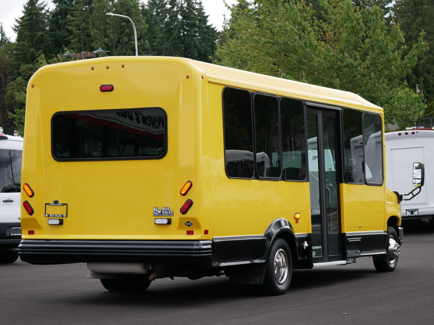 2019 Ford Eldorado 14 Passenger with Interior Luggage Rack - S11164 - Image 3