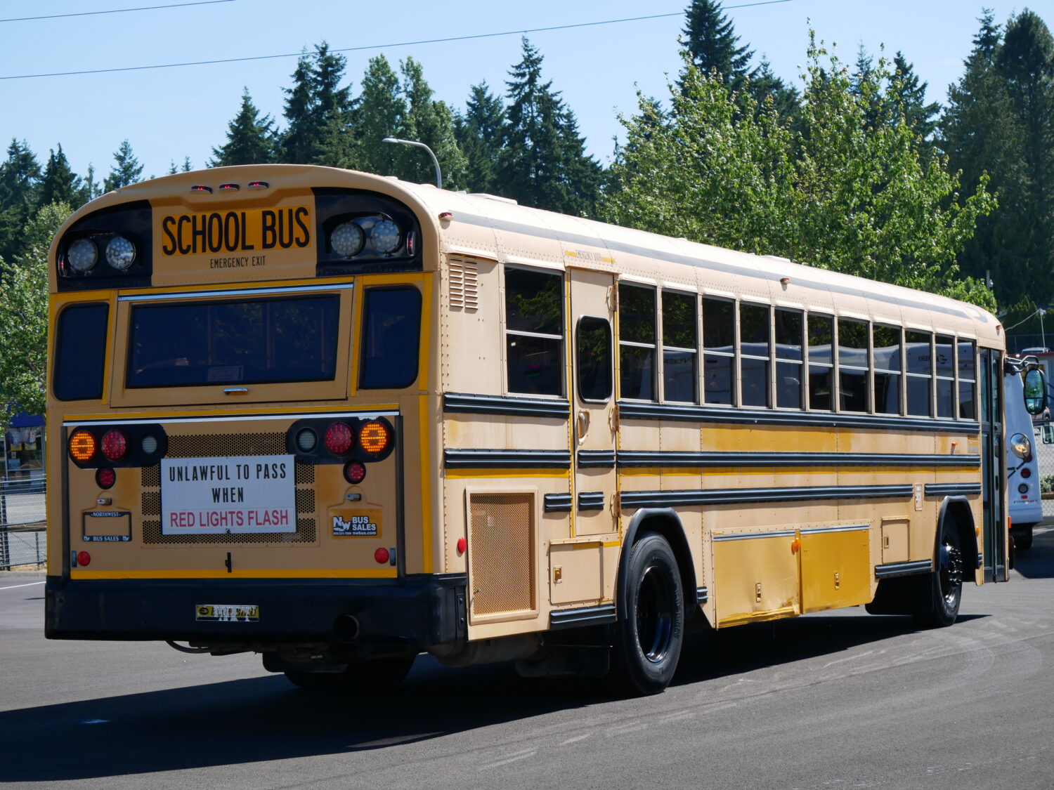 2006 Blue Bird All American 78 Passenger School Bus - B32220 - Image 3