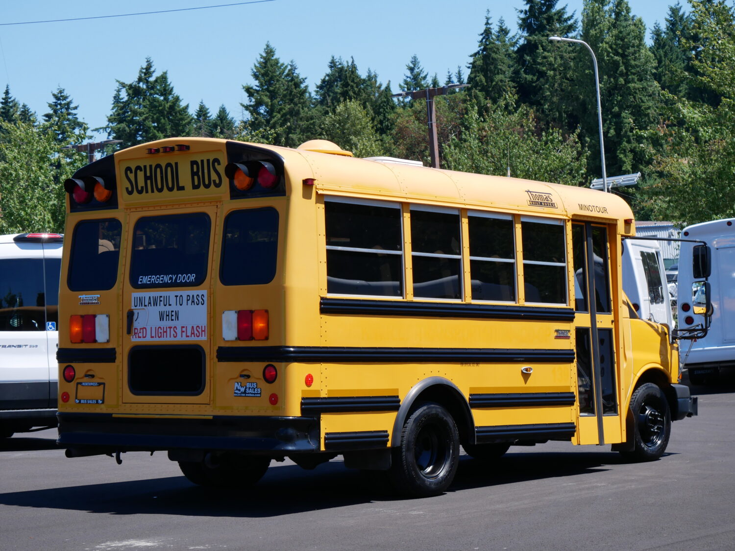 2012 Chevrolet Thomas 24 Passenger School Bus - B48467 - Image 3