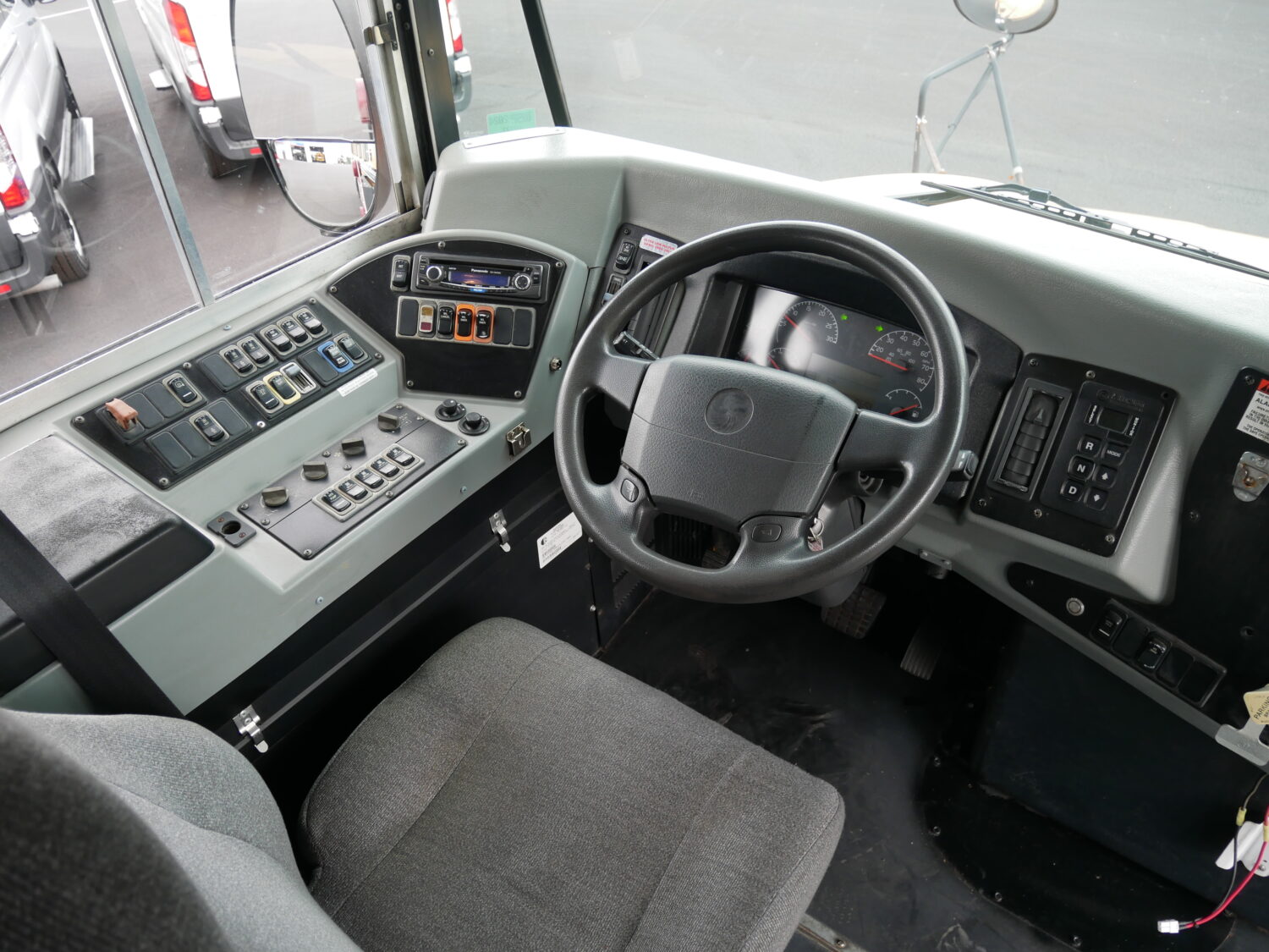 2010 Blue Bird Vision 71 Passenger School Bus - B72300 - Image 5