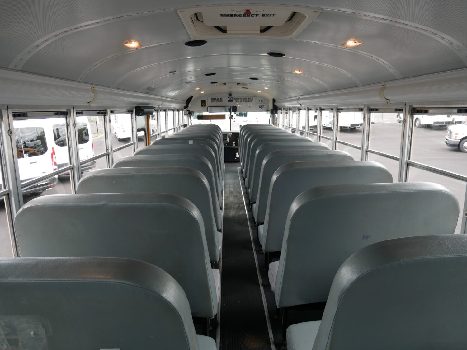 2010 Blue Bird Vision 71 Passenger School Bus - B72300 - Image 8